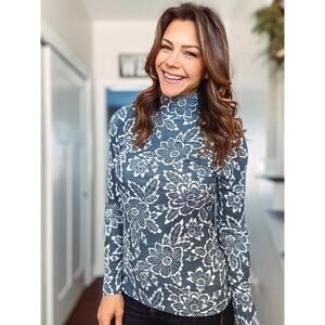 NWT LuLaRoe Lularoe Penelope Mock Neck Floral Hacci Ribbed Long Sleeve Medium